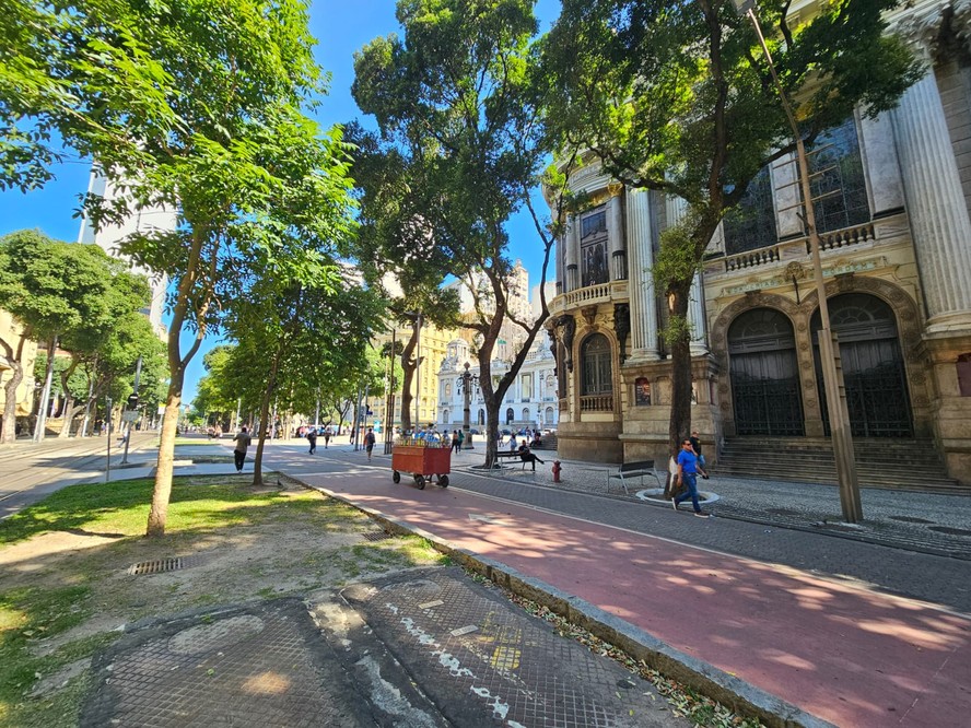 Trecho do calçadão da Av. Rio Branco que pode virar uma 'Calçada da Fama'