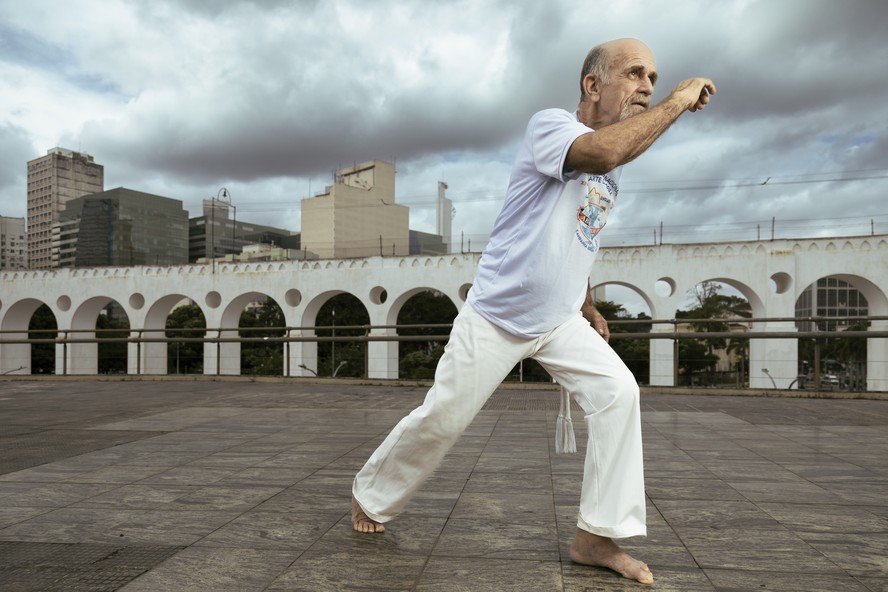 O baiano Mestre Camisa, de 67 anos, é divulgador internacional da capoeira