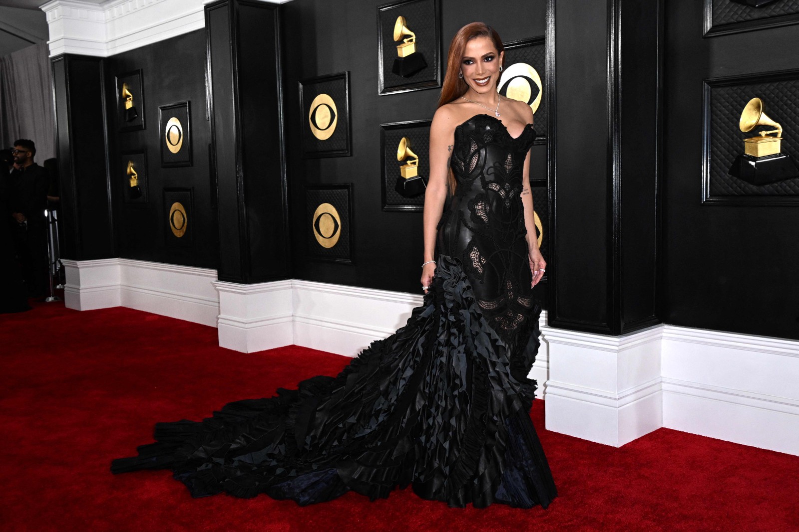 Anitta no red carpet do Grammy 2023. — Foto: Robyn BECK / AFP