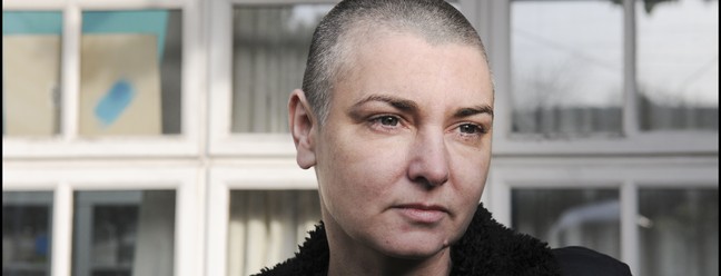 A cantora Sinead O'Connor em sua casa em County Wicklow, Irlanda — Foto: David Corio/The New York Times