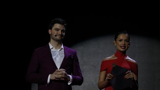 Felipe Neto e Juliete no Prêmio da Música Brasileira, no Municipal do Rio — Foto: Lucas Tavares