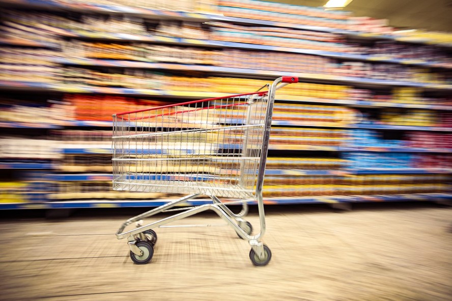 Pesquisa mostra o que é decisivo para o carioca colocar o produto no carrinho