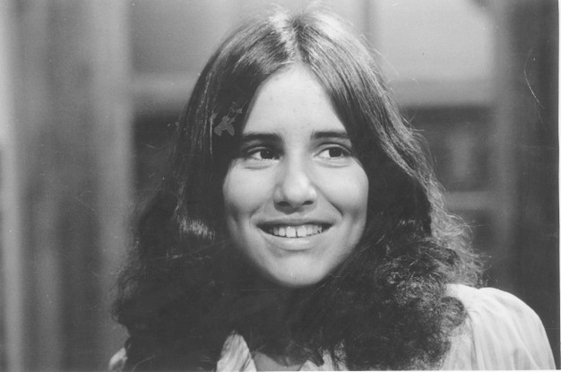 Glória Pires foi a protagonista da primeira versão da novela "Cabocla", no papel de Zuca, em 1979