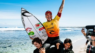 Gabriel Medina comemora vitória no Rottnest Pro Matt Dunbar / World Surrf League via Getty Images/Divulgação — Foto: Divulgação