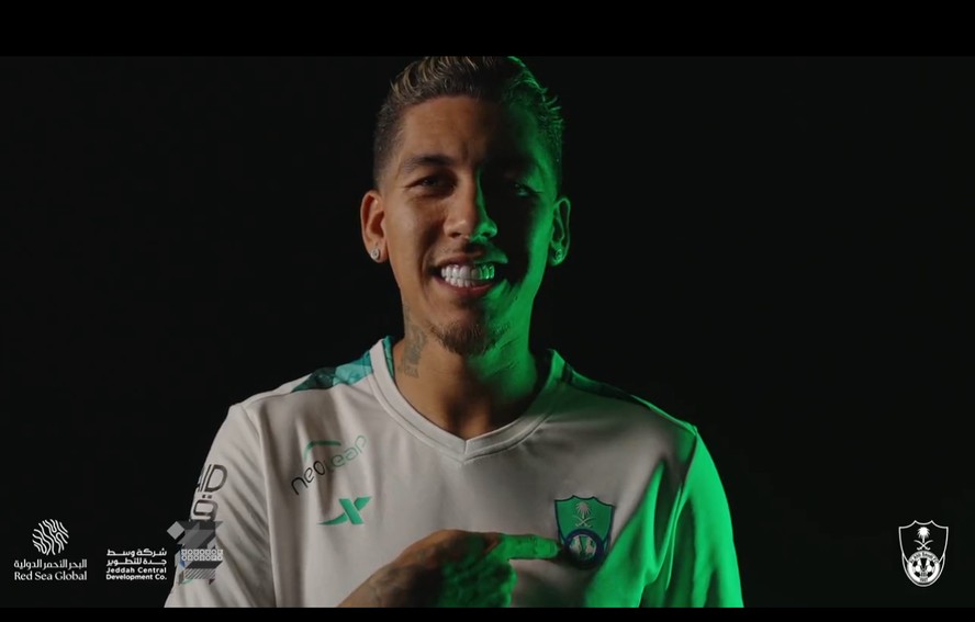 Roberto Firmino foi anunciado pelo Al Ahli, da Arábia Saudita