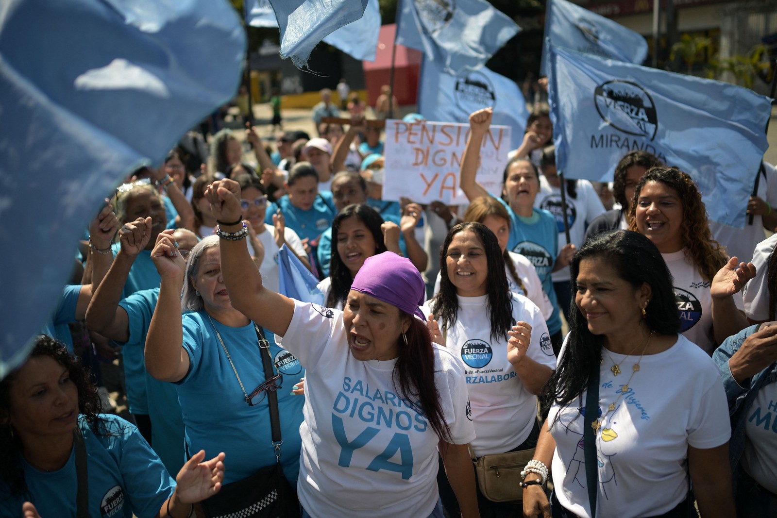 Em Caracas, na Venezuela, mulheres clamam por mais direitos — Foto: FEDERICO PARRA