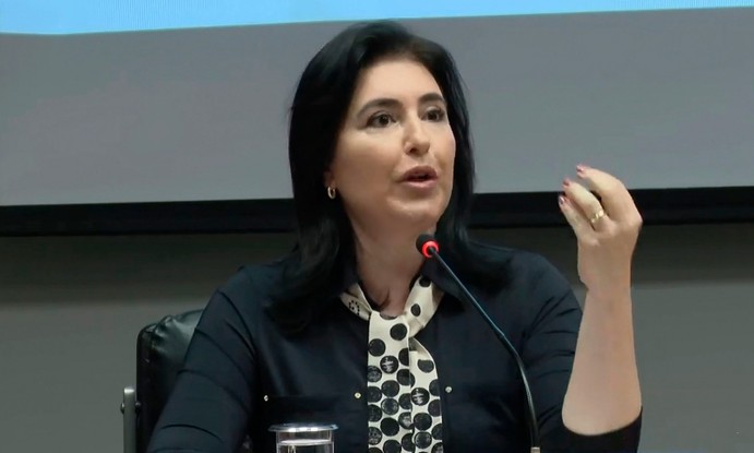 A ministra do Planejamento, Simone Tebet, durante a coletiva sobre arcabouço fiscal