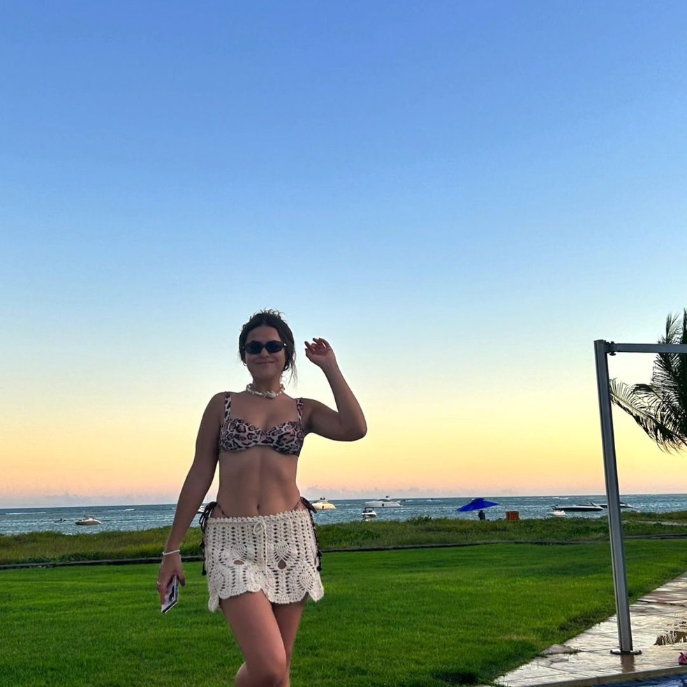 Maisa Silva com aliou biquíni a look de crochê — Foto: Reprodução Instagram