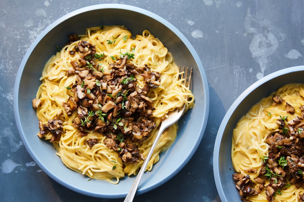 Macarrão com ragú de cogumelos — Foto: NYT