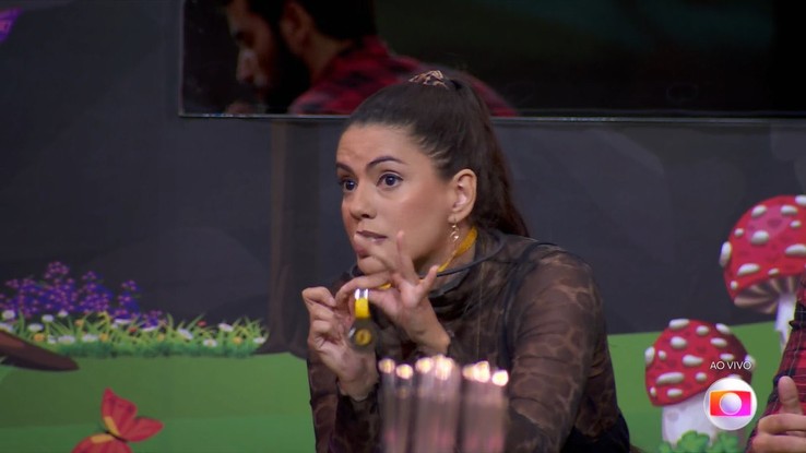 Fernanda com o colar de líder do 'BBB' 24