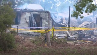 Homem é condenado após matar a mãe em incêndio à casa da família na Austrália — Foto: Reprodução