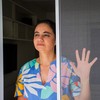 A engenheira Raquel Freitas passou a usar telas durante todo o dia em seu apartamento na Barra da Tijuca - Beatriz Orle