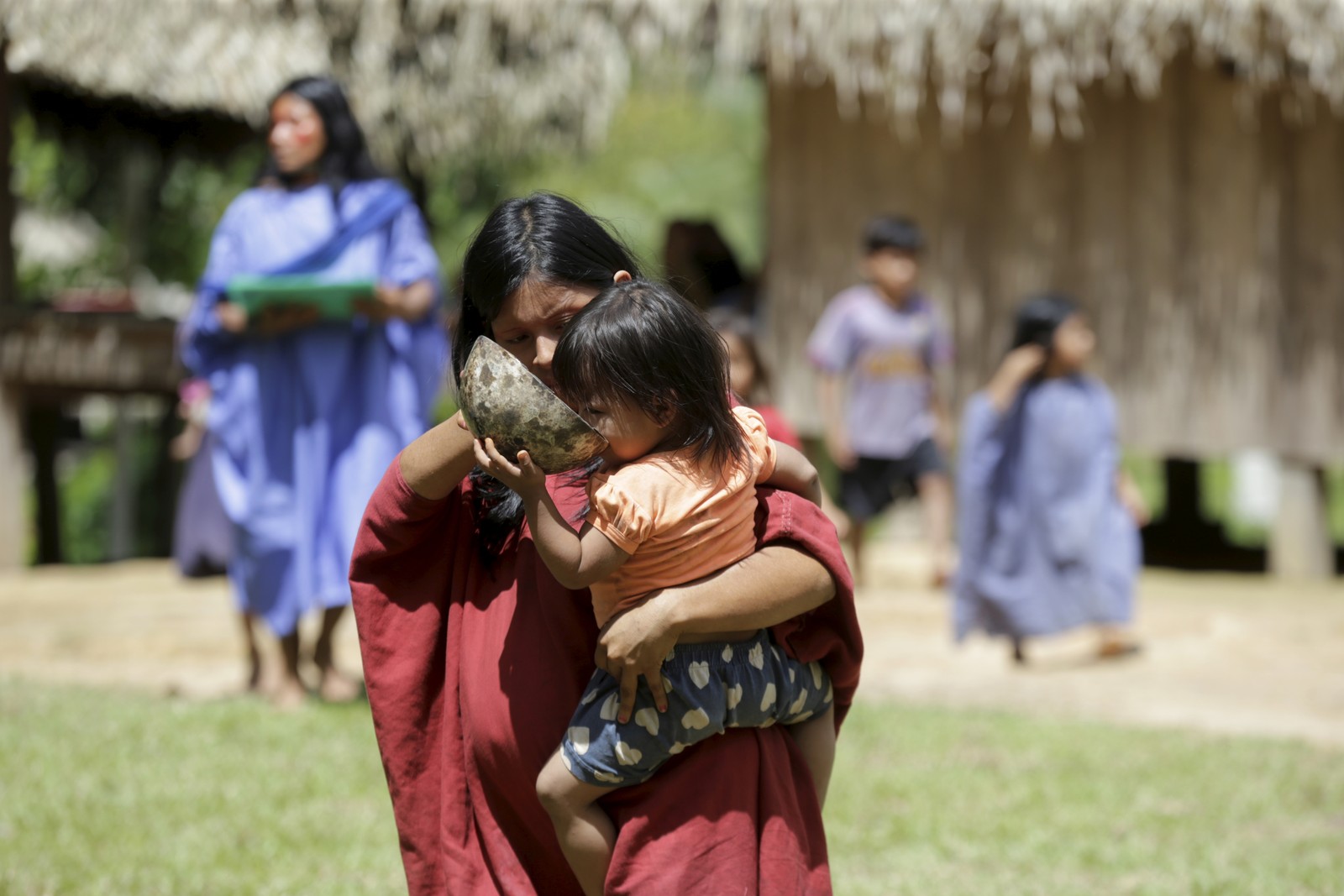 Os ashaninkas conquistaram a demarcação de sua terra em 1992 e de lá pra cá conseguiram autossuficência e segurança alimentar de seu povo  — Foto: Domingos Peixoto / Agência O Globo