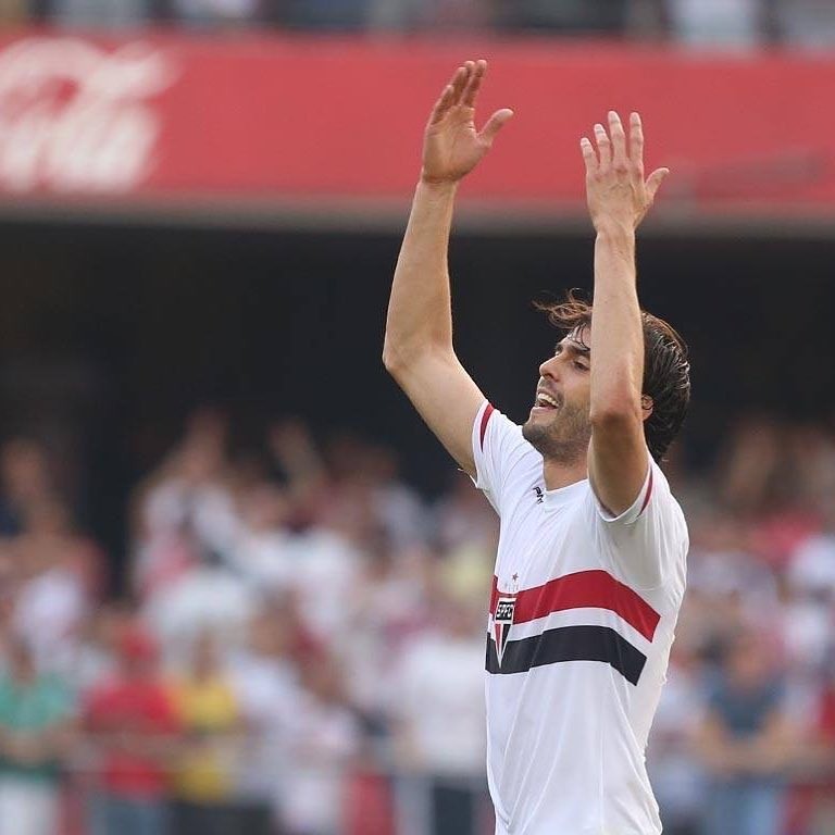 O último brasileiro a ganhar o prêmio de melhor jogador do mundo retornou ao São Paulo em 2014 — Foto: Reprodução/Instagram