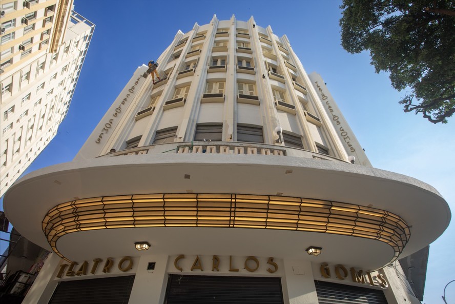 A nova fachada do Teatro Carlos Gomes