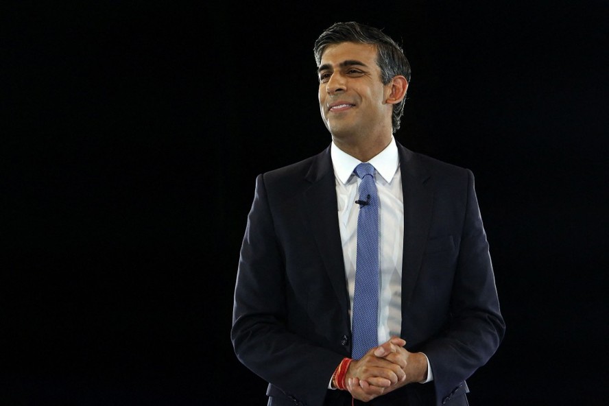 Rishi Sunak, candidato à liderança do Partido Conservador, responde a perguntas de eleitores