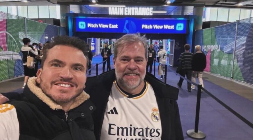 Dias Toffoli (à direita) e o empresário Alberto Leite na final da Champions League, em Wembley