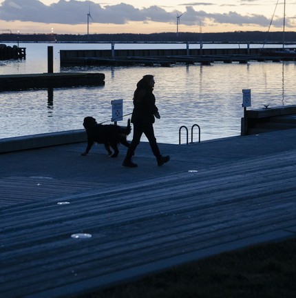 O porto em Kalundborg: com uma população de menos de 17 mil pessoas, a Novo Nordisk está fazendo grandes investimentos para aumentar a produção de seus populares medicamentos para diabetes e perda de peso, Ozempic e Wegovy — Foto: Charlotte de la Fuente/The New York Times