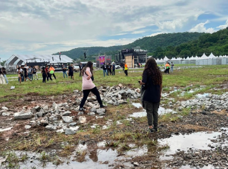 Quarta edição do maior festival de rap do país ficou marcada por lama e falta de estrutura, após sofrer mudança de local às vésperas do evento