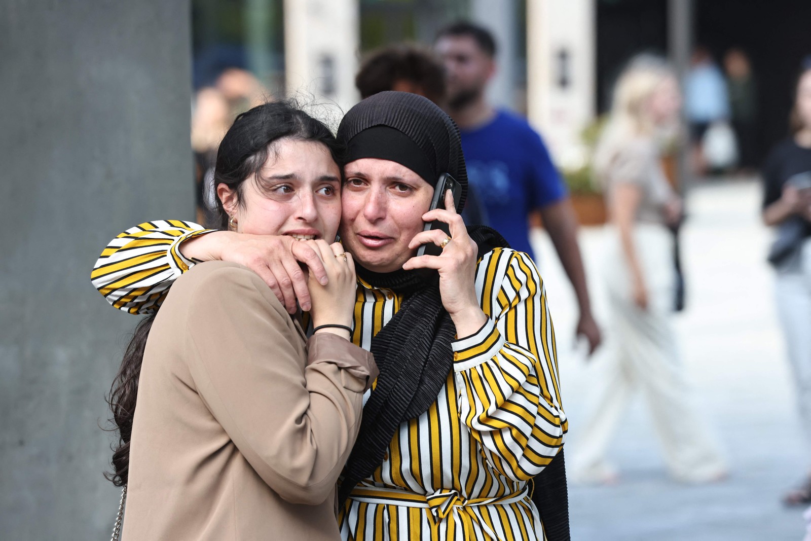 Tiros foram disparados dentro de shopping na Dinamarca — Foto: AFP