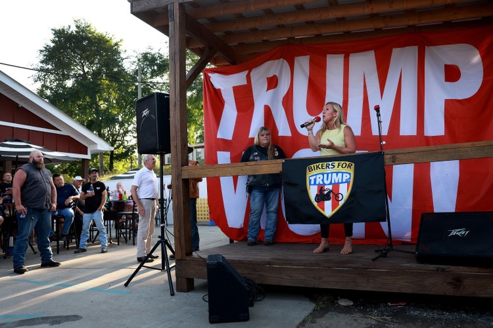 Deputada republicana  Marjorie Taylor Greene durante evento pró-Trump em Plainsville, Geórgia — Foto: JOE RAEDLE/GETTY/AFP