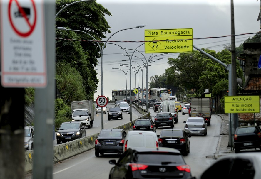 A Autoestrada Grajaú-Jacarepaguá passa por recapeamento