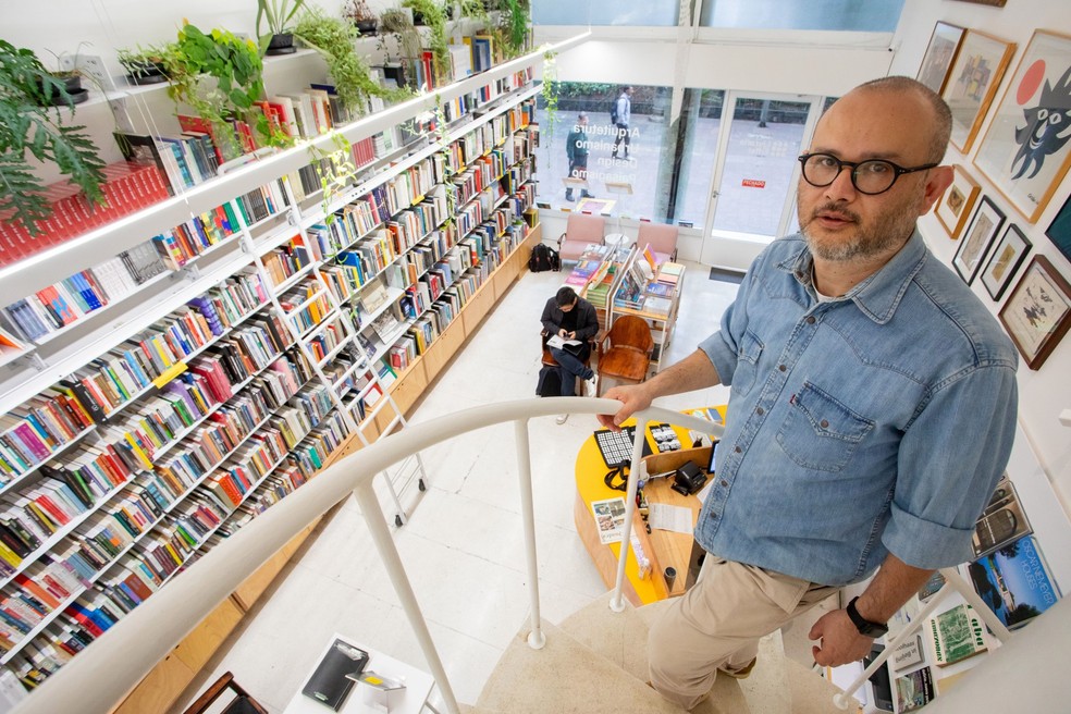 A Livraria Eiffel, no centro de São Paulo, do arquiteto e advogado Leo Wojdyslawski — Foto: Edilson Dantas/ Agência O Globo