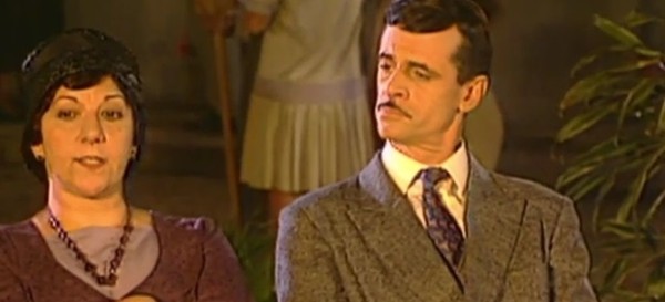Jandira Martini e Marcos Caruso, como Dona Genu e Seu Virgulino, em Éramos Seis — Foto: Reprodução/SBT