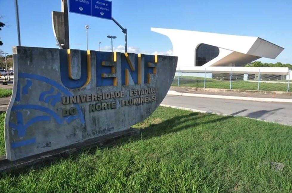 A Universidade Estadual do Norte Fluminense, localizada em Campos dos Goytacazes, também foi uma idealização do antropólogo Darcy Ribeiro. — Foto: Divulgação