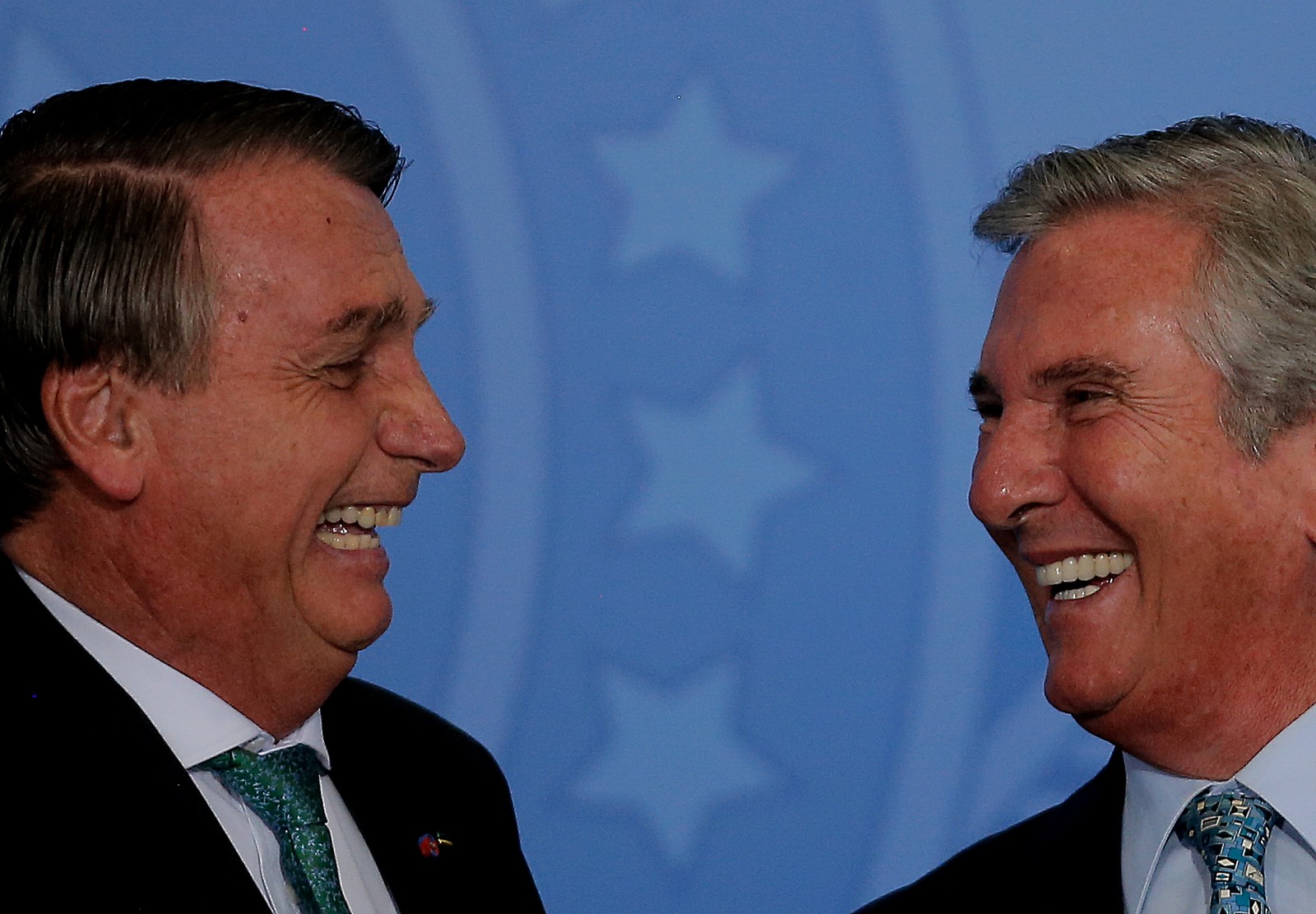 O senador  e ex-presidente da República Fernando Collor junto do presidente Jair Bolsonaro durante solenidade do Programa Nacional das Escolas Cívico-Militares.  — Foto: Cristiano Mariz / Agência O Globo