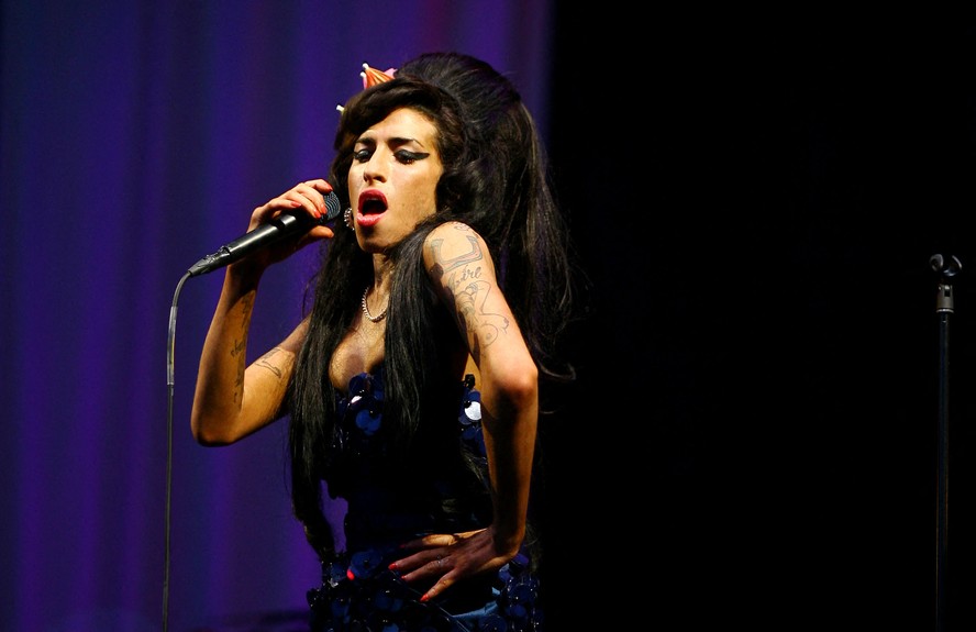 A cantora britânica Amy Winehouse no Festival Glastonbury