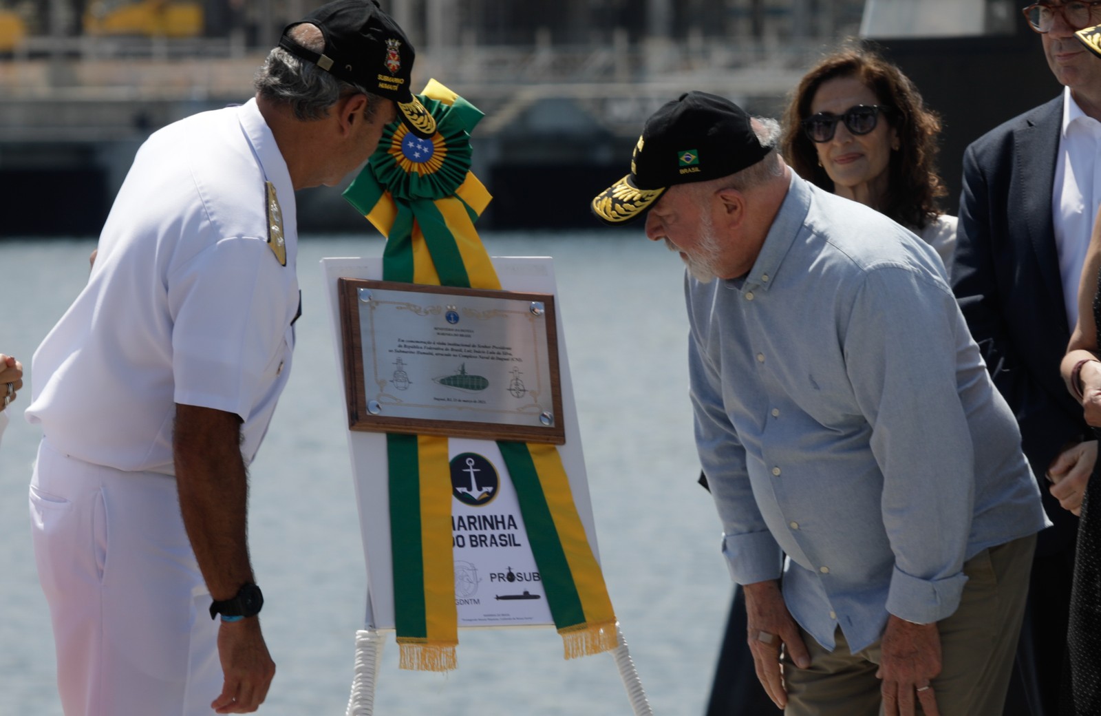 Presidente Lula visita a base de submarinos da Marinha, o PROSUB, em Itaguaí — Foto: Gabriel de Paiva/Agência O Globo