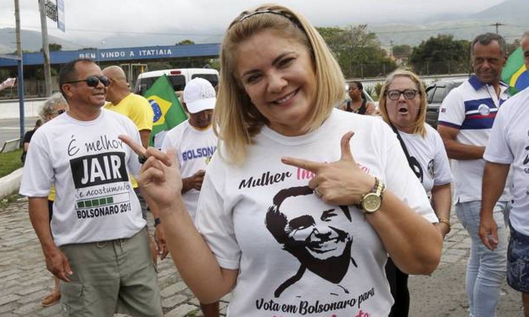 Ana Cristina Valle - Ex-mulher de Jair Bolsonaro e mãe de Jair Renan, entrou na mira da investigação após ter sido citada em depoimentos de empresários. — Foto: Marcos Ramos/Agência O Globo