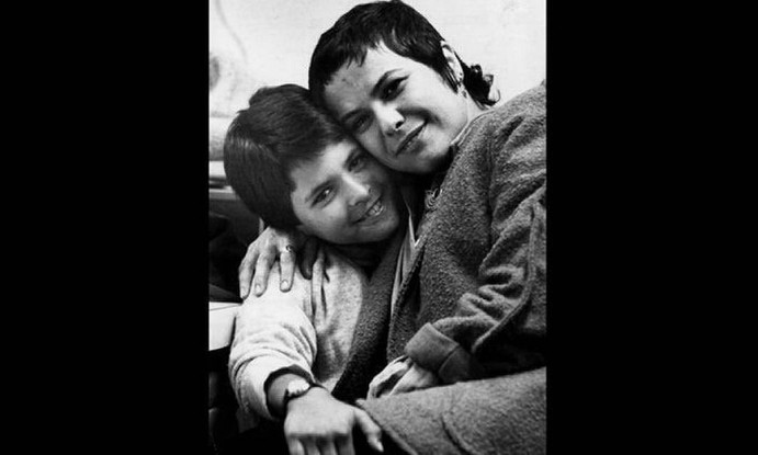 Elis Regina com o filho João Marcello Bôscoli, então com 11 anos, em 1981