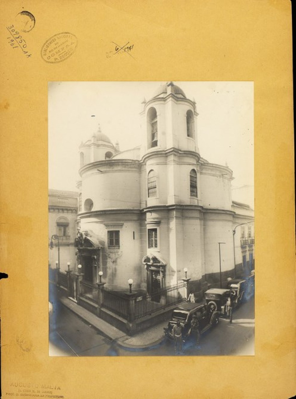 Templo considerado joia barroca da cidade foi demolido para expansão da Avenida Presidente Vargas — Foto: Arquivo Nacional