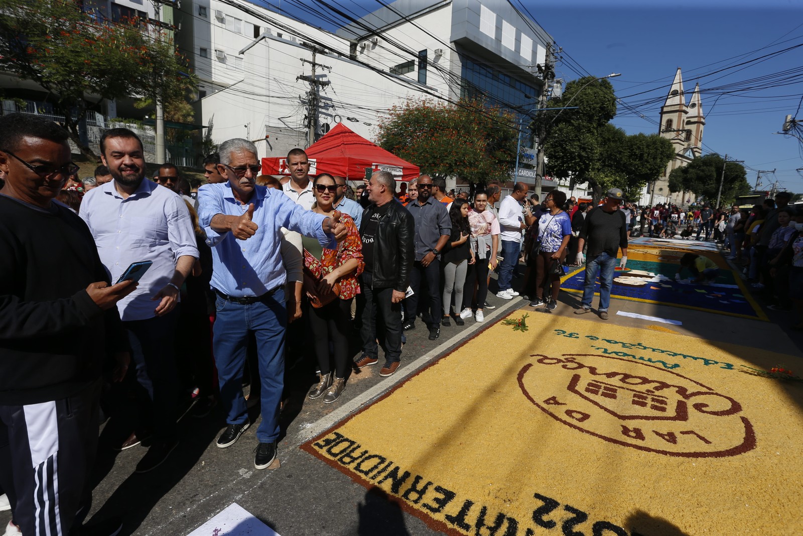 O tapete de São Gonçalo, na Região Metropolitana, é um dos mais tradicionais e também considerado o maior da América Latina — Foto: Fabiano Rocha / Agência O Globo