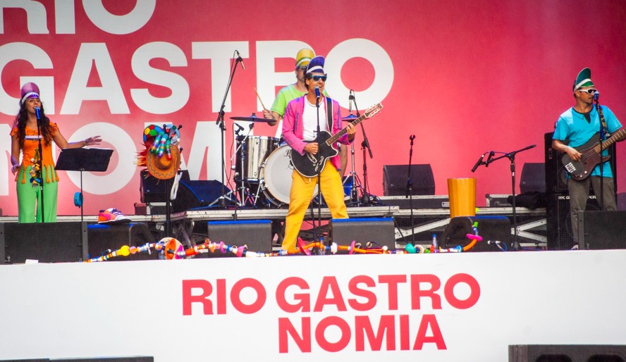 Luis Carlinhos apresenta show Macatchula para as crianças no Rio Gastronomia 2023