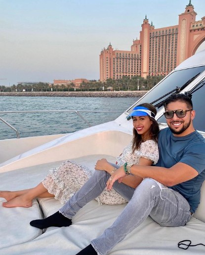 Linda e Ricky Andrade vivem em Dubai e viajam pelo mundo — Foto: Reprodução