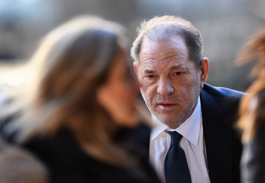 Harvey Weinstein chega a Corte Criminal de Manhattan, em 2020