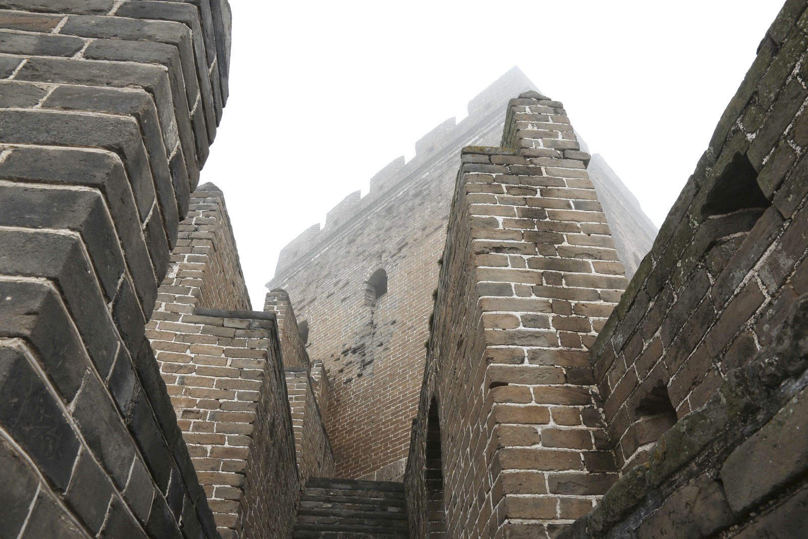 Uma torre de vigia ao longo da Grande Muralha da China — Foto: Robb Kendrick/The New York Times