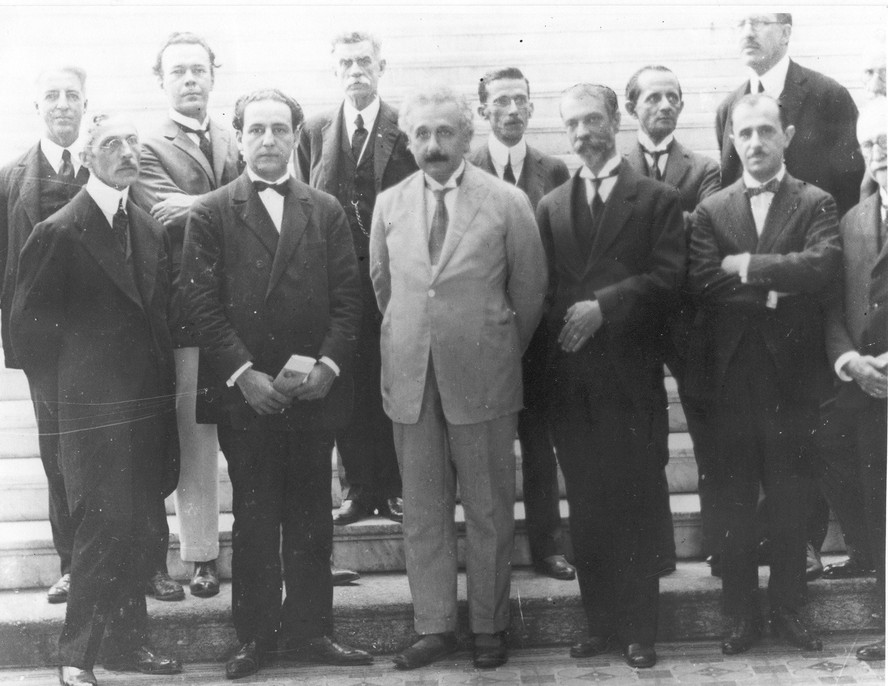 Albert Einstein durante visita ao Museu Nacional, na Quinta da Boa Vista,