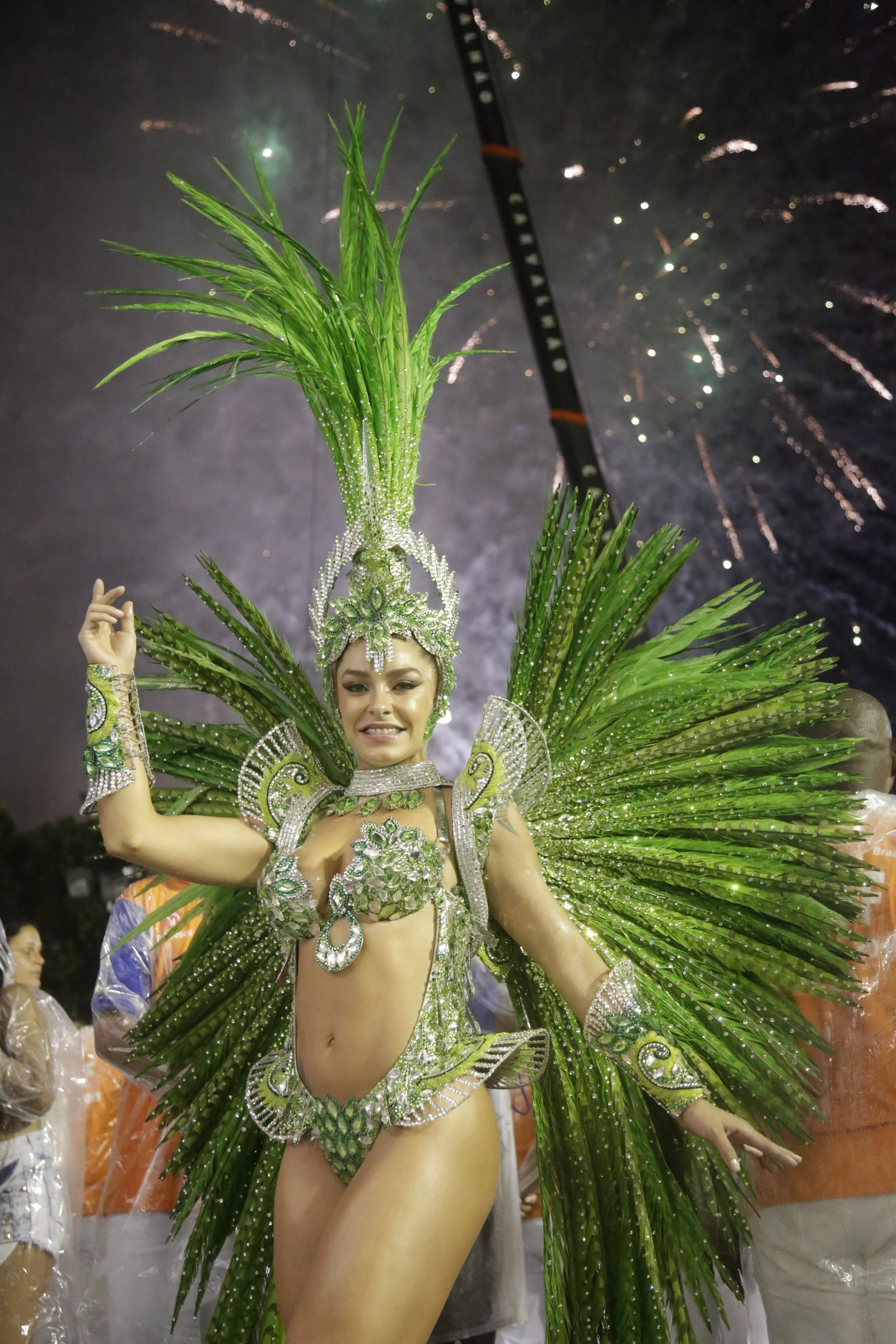 Fabiola Andrade rainha de bateria da Mocidade Independente de Padre Miguel — Foto: Infoglobo