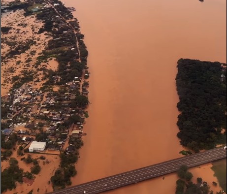 Governador sobrevoa Porto Alegre e regiões atingidas pelas cheias do Guaíba — Foto: Reprodução/Redes sociais