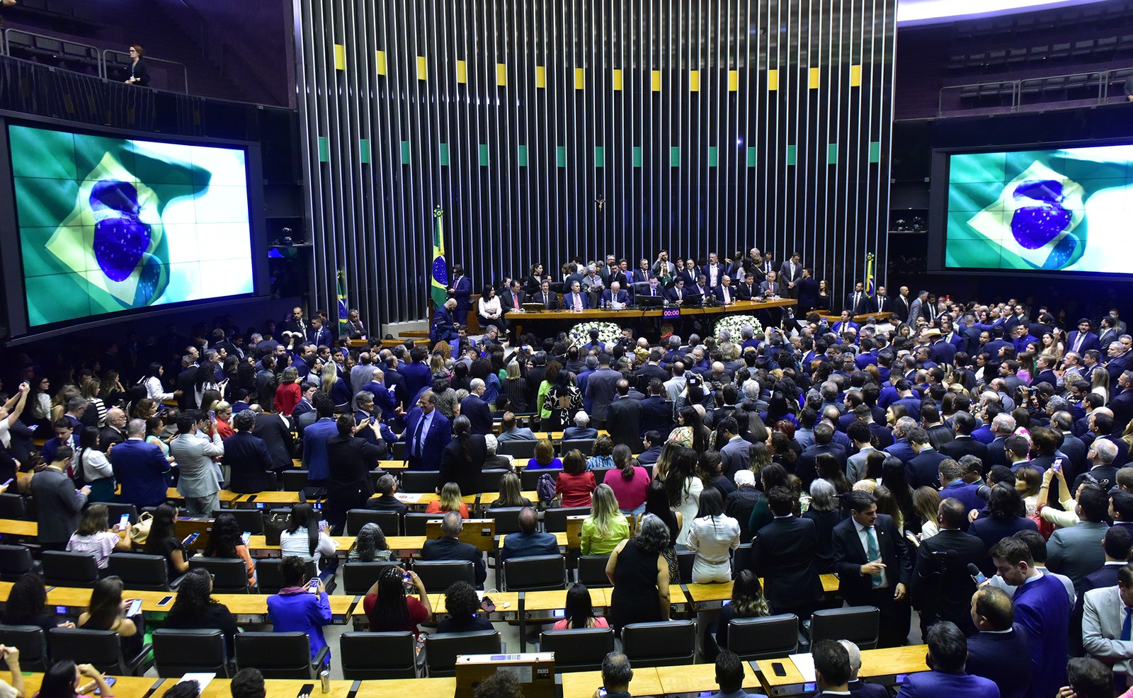 Sessão do Congresso para promulgar a Reforma Tributária — Foto: Zeca Ribeiro/Câmara dos Deputados