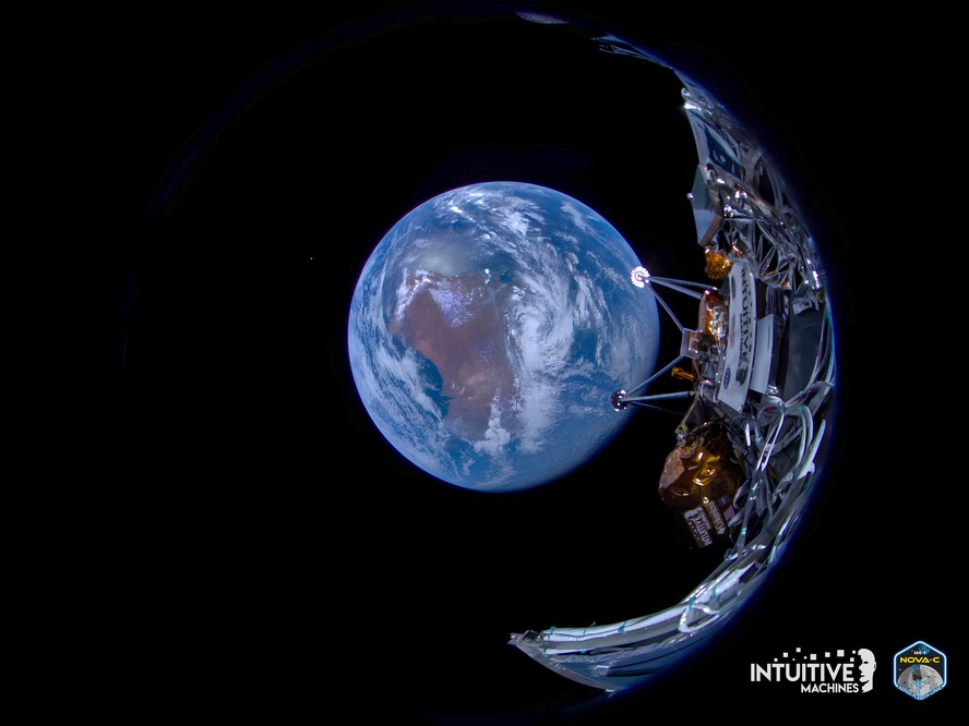 Terra vista pela câmera da sonda da Intuitive Machines