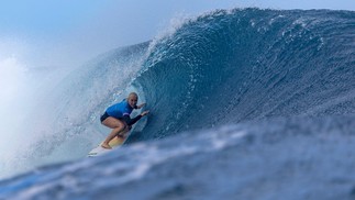 Tatiana Weston-Webb passou às semifinais no Taiti — Foto: Ed Sloane/AFP