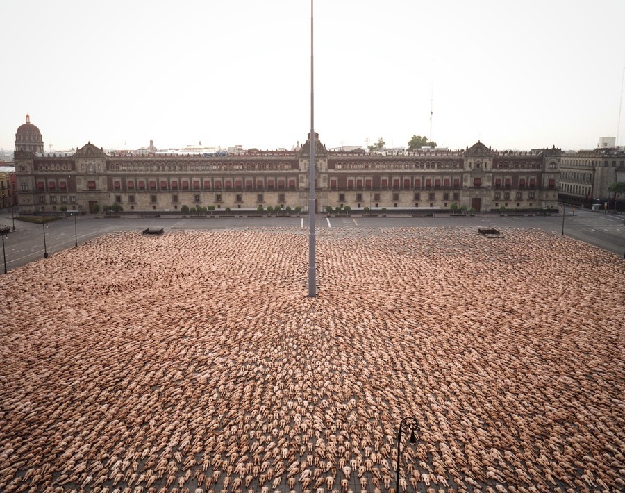 Exposição realizada no México em 2007 — Foto: Spencer Tunick