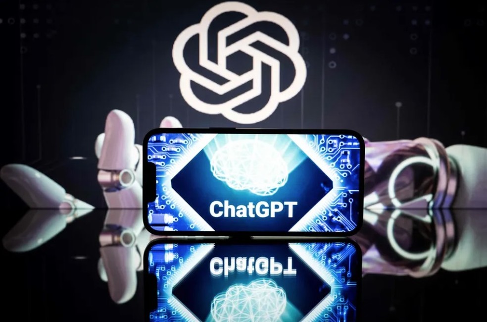 A inteligência artificial do ChatGPT é usada por milhões de pessoas no mundo e popularizou o conceito  — Foto: Lionel Bonaventure/AFP