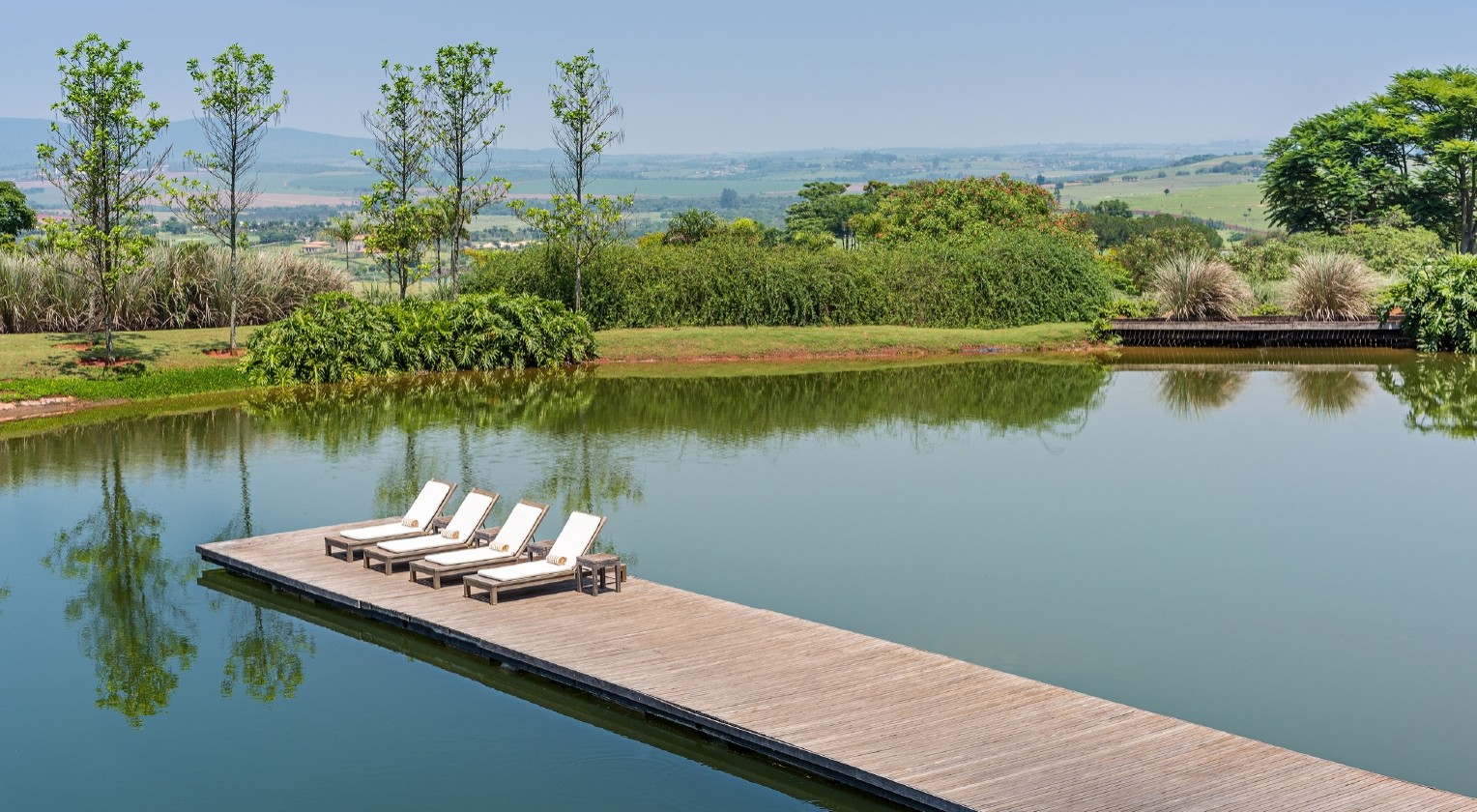 O hotel Fasano Boa Vista, localizado no interior de São Paulo tem um lago para hóspedes — Foto: Reprodução