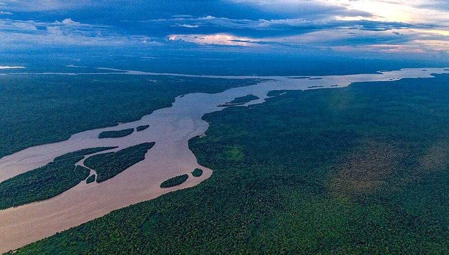 Rio Essequibo, zona de disputa há décadas entre Guiana e Venezuela
